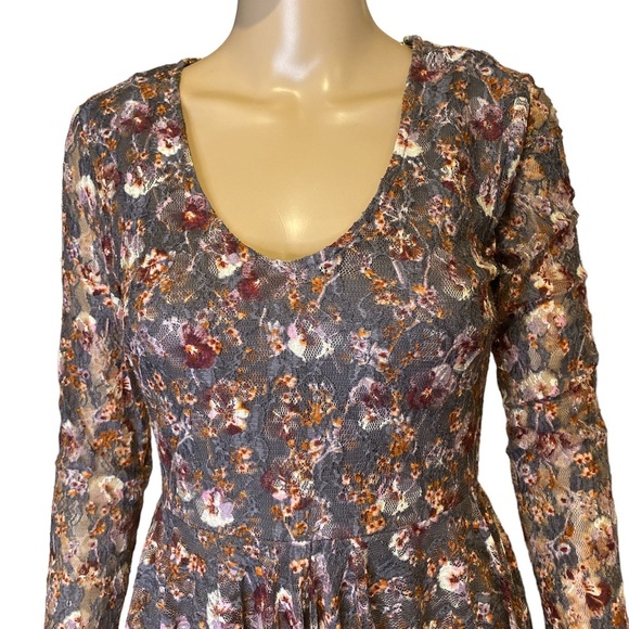 NWT Rewind Floral Dress size XS - Picture 2 of 4